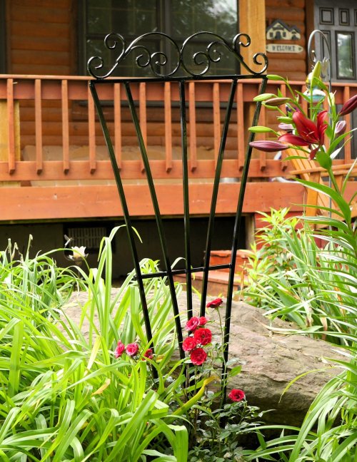 Garden Trellis with Scroll Design
