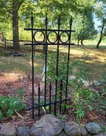 Yard/Garden Trellis: with Rings and Sub-Pickets